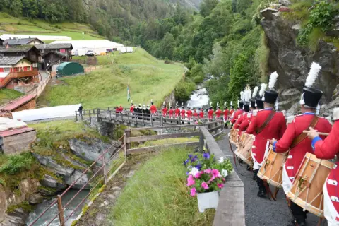 Oberwalliser Tambouren- und Pfeiferfest in Eisten 2024, Foto 4